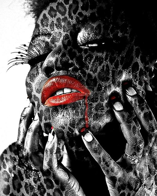 Алмазная мозаика 40x50 Девушка в леопардовой раскраске