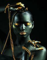 Без бренда «Девушка в черно-золотом макияже» в Челябинске в интернет-магазине  Без бренда «Девушка в черно-золотом макияже» в Челябинске